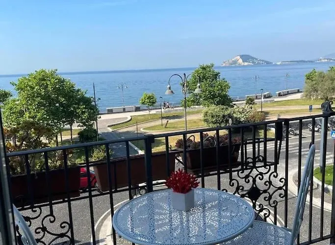 Corriano-Incantevole Casa Con Vista Mare.